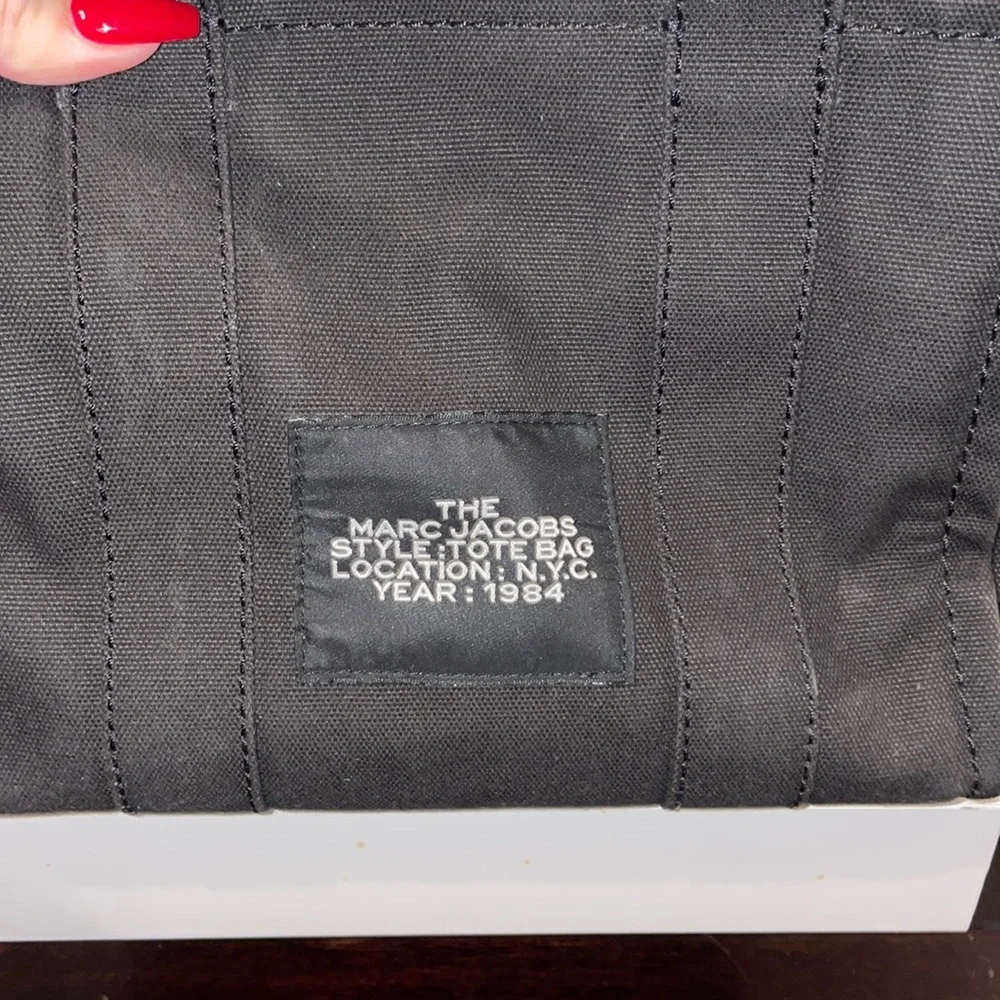 Marc Jacob’s the mini tote bag - Picture 2 of 4